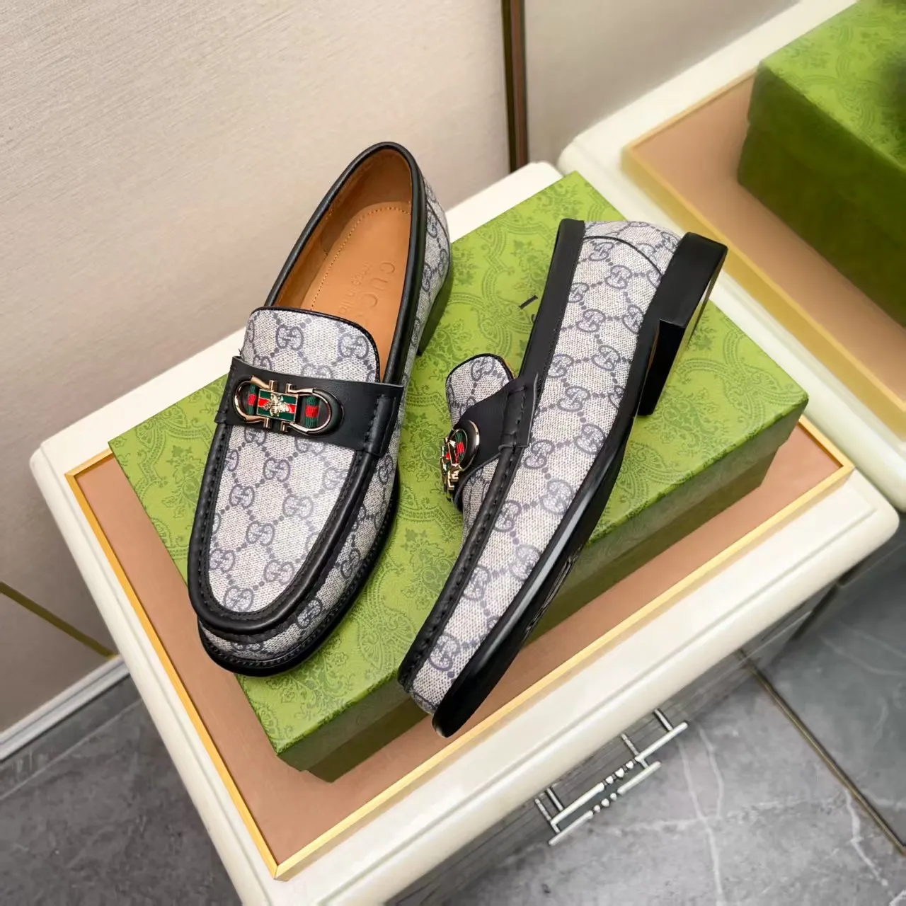 Men's men's shoes 💰460 🆘【GUCCI】Gucci ·🐂里· Hot-selling pea shoes top brand luxury, top quality, the latest fashion pea shoes.. The upper is made of original first-layer cowhide. (Full first-layer water-dyed 🐂 leather·inner). The original stylish and stylish soft rubber wear-resistant and non-slip outsole is light and comfortable on the foot, available in 3 colors! Matching code: 38-44 (customized at 45.46.47)